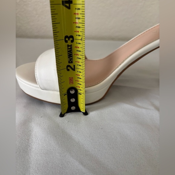 Top Moda Cream Block Heel Sandals Size 8 - Picture 8 of 8